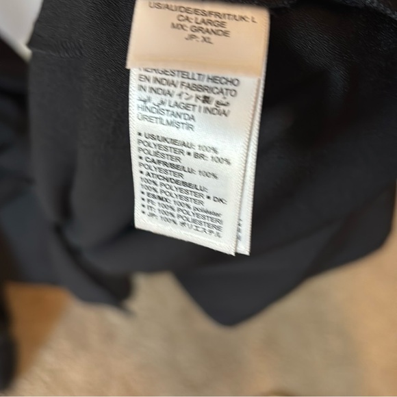 New black skirt size large - Picture 5 of 5